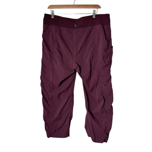 Prana Koen Capri Wine Ruched Pants Womens Size XL - Picture 2 of 11